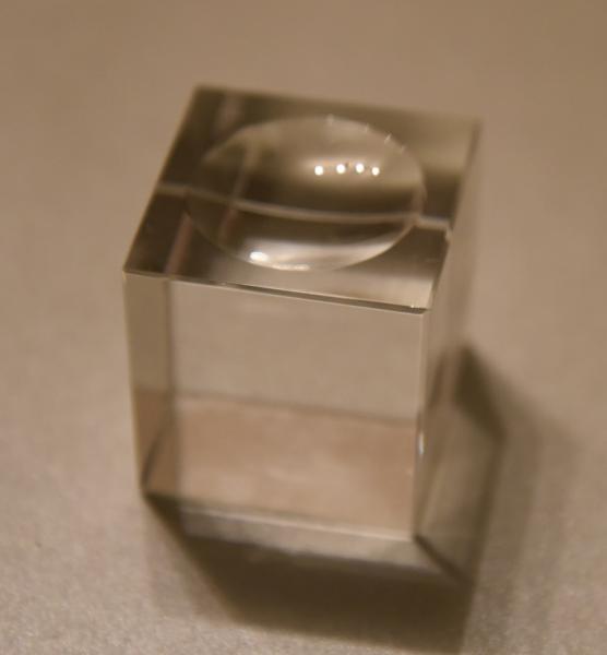 Glaskugelhalter aus Glas